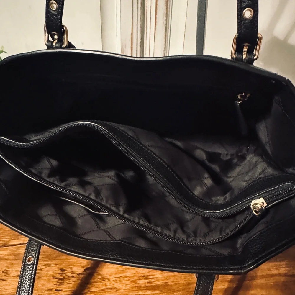 Voyager Large black Saffiano Leather Tote Bag - Picture 5 of 6